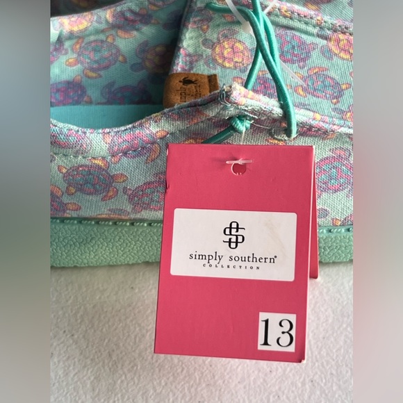 Simply Southern
Collection Youth
Slip On Turtle Green
Shoes Girls 13 - Picture 9 of 13